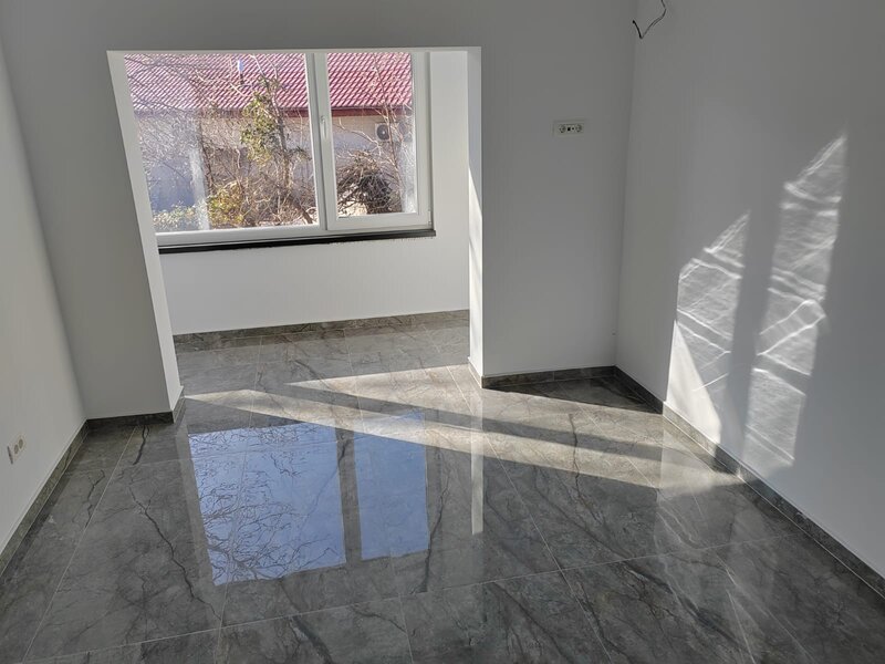 Balotesti centru, 200m de DN1, 500 m de Therme, 400 m de complex Prisma.