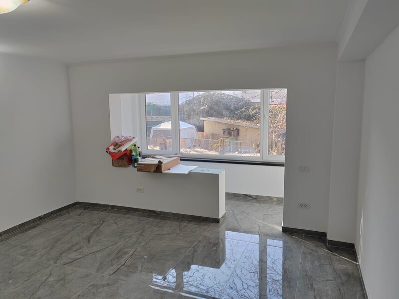 Balotesti centru, 200m de DN1, 500 m de Therme, 400 m de complex Prisma.