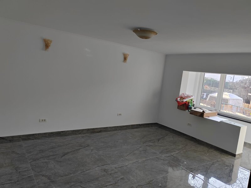 Balotesti centru, 200m de DN1, 500 m de Therme, 400 m de complex Prisma.