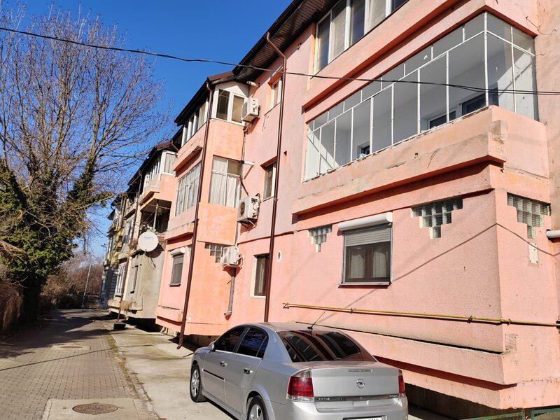 Balotesti centru, 200m de DN1, 500 m de Therme, 400 m de complex Prisma.